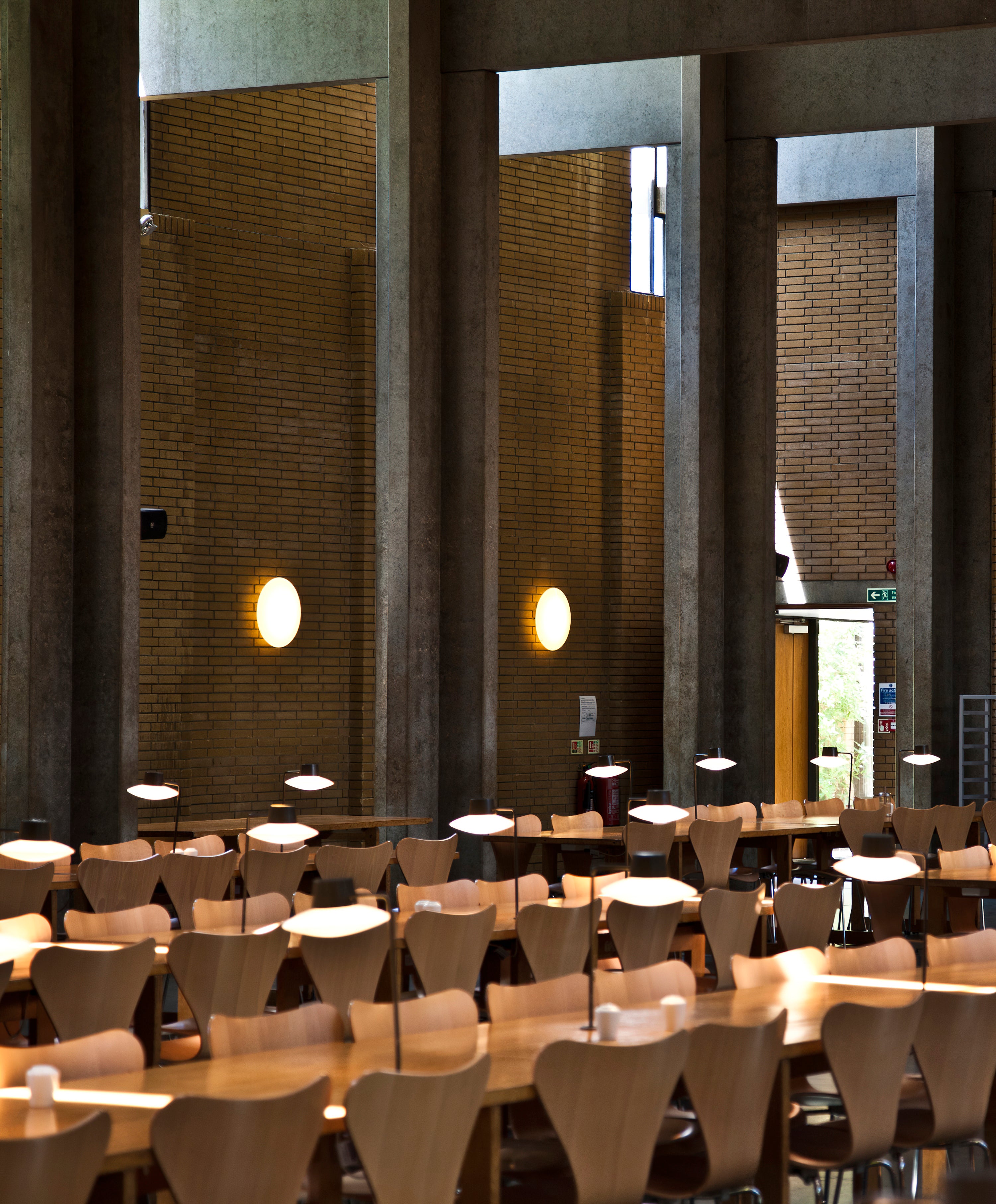 AJ Oxford Table Lamp