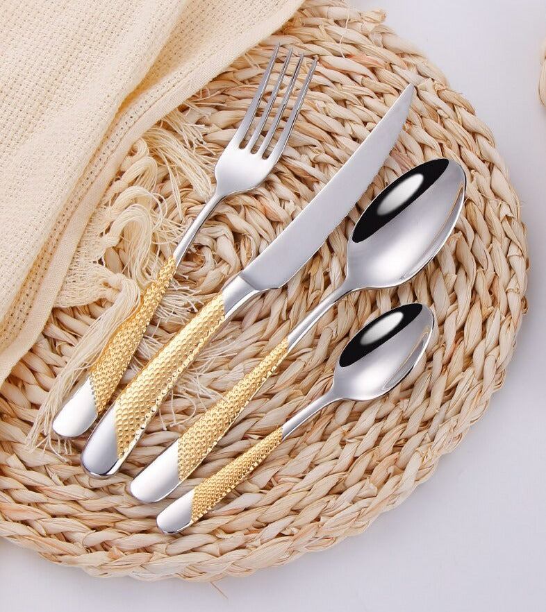 Moderne Silberbesteck-Set mit Strukturgriffen