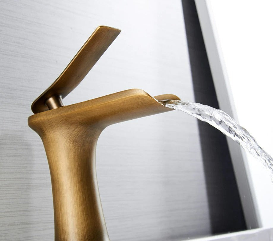 Alta - Wasserfall Badezimmerarmatur