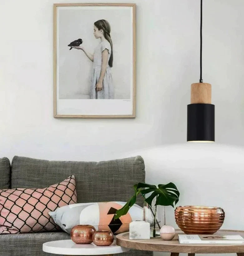 Bunte Nordische Pendelleuchte mit Holzbasis