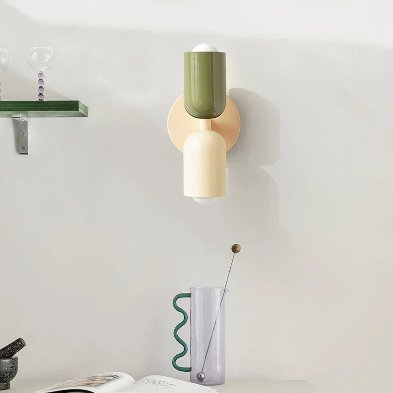 Bunte Minimalistische Zwei-Birnen-Wandlampe