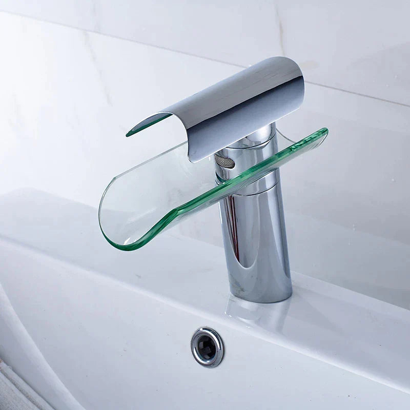 Moderne Glas-Wasserfallarmatur