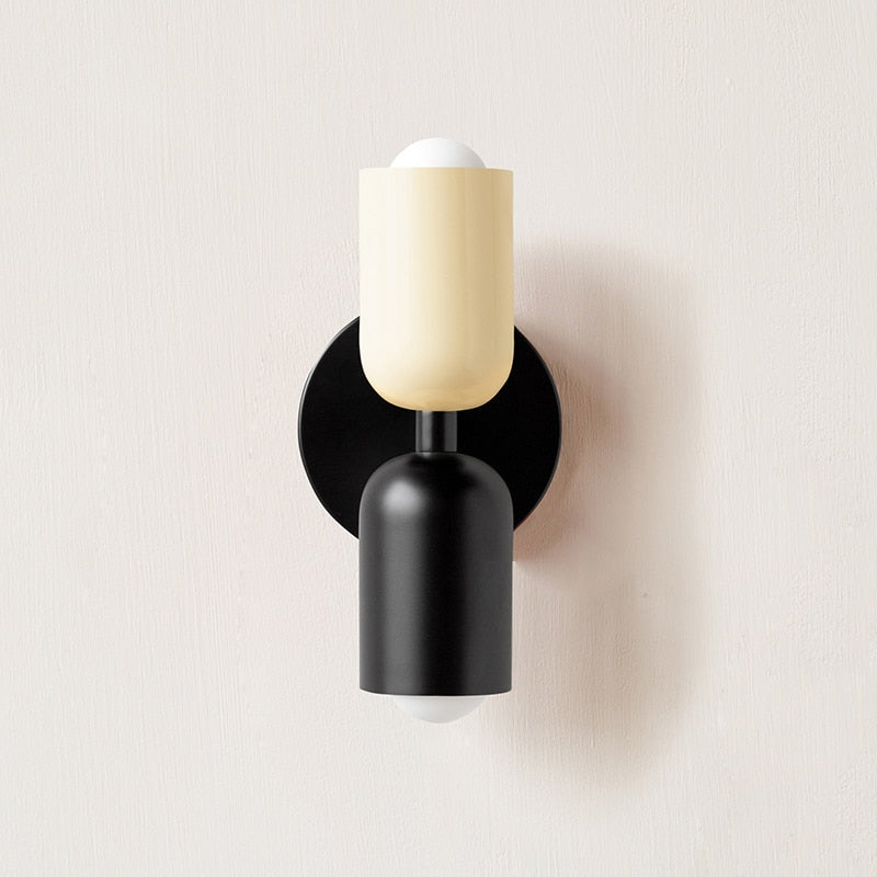 Bunte Minimalistische Zwei-Birnen-Wandlampe
