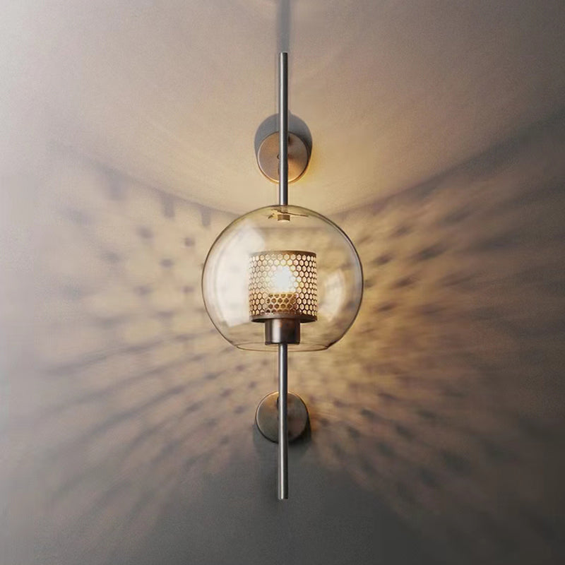 Adriel - Moderne Honigwaben-Messing & Glas Wandleuchte