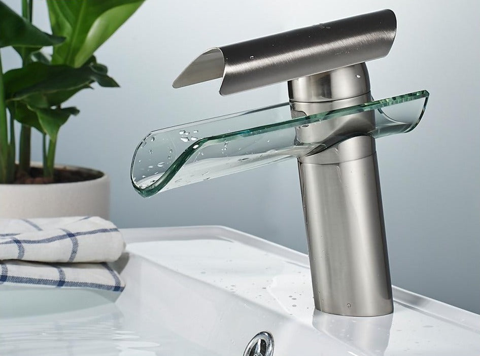 Moderne Glas-Wasserfallarmatur