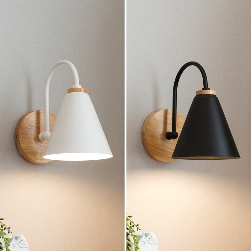 Ivan – Moderne Holz-Wandlampe