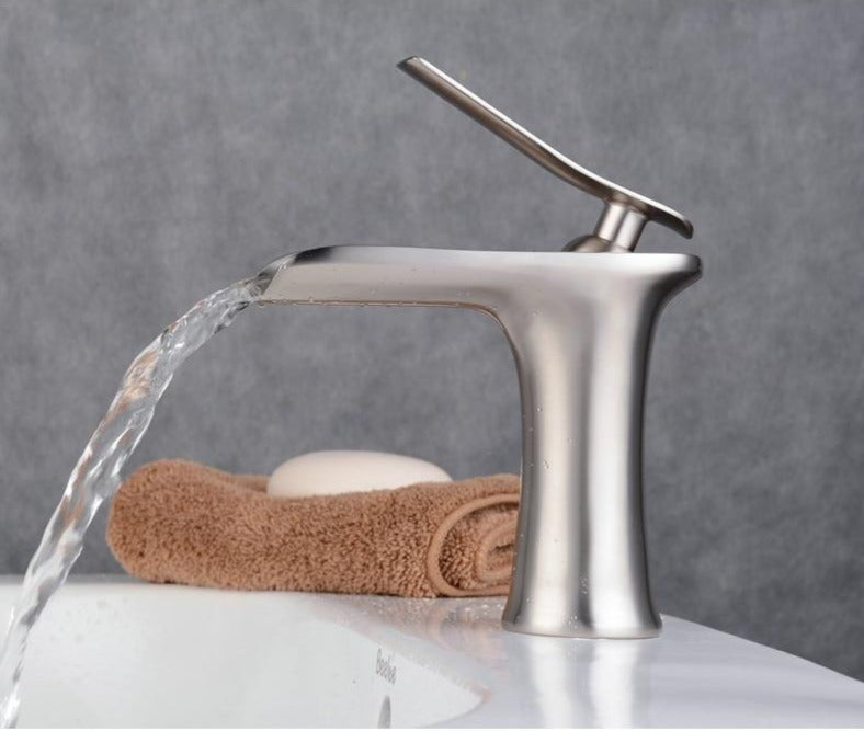 Alta - Wasserfall Badezimmerarmatur