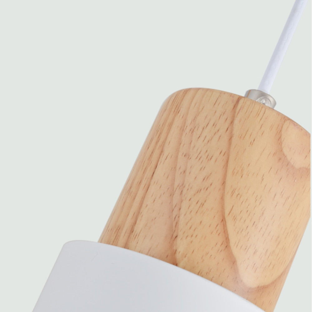 Bunte Nordische Pendelleuchte mit Holzbasis
