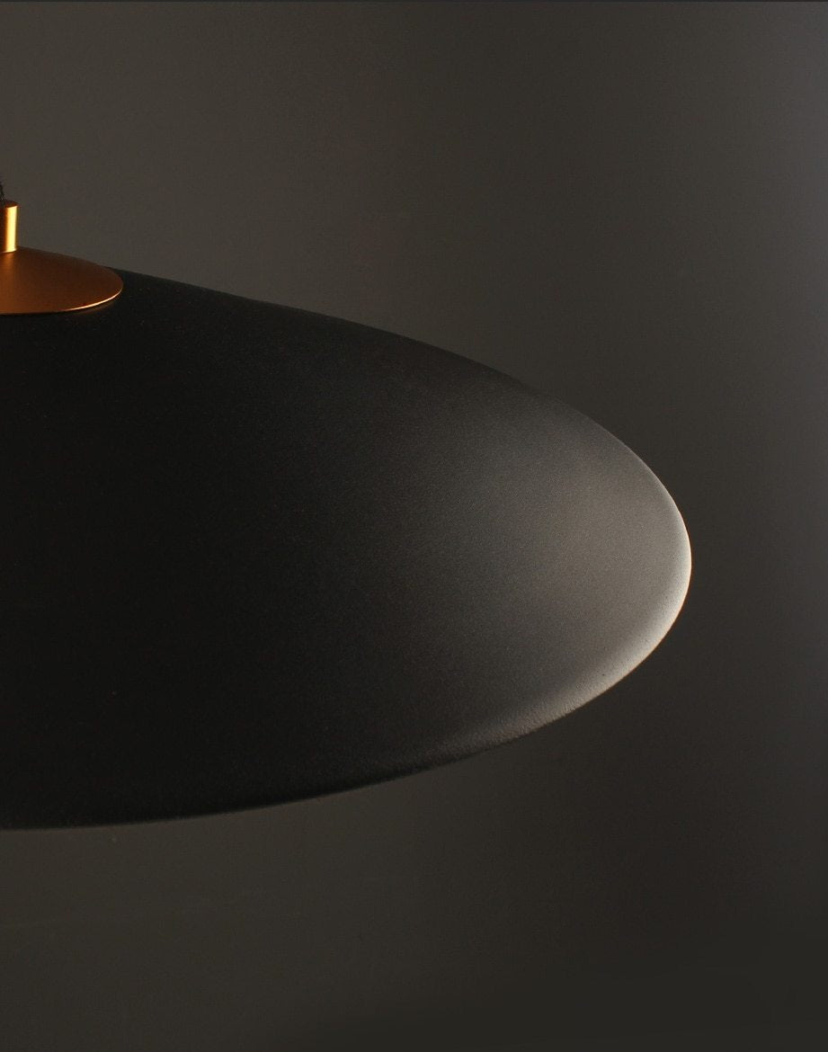 Moderne schmale LED-Pendelleuchte