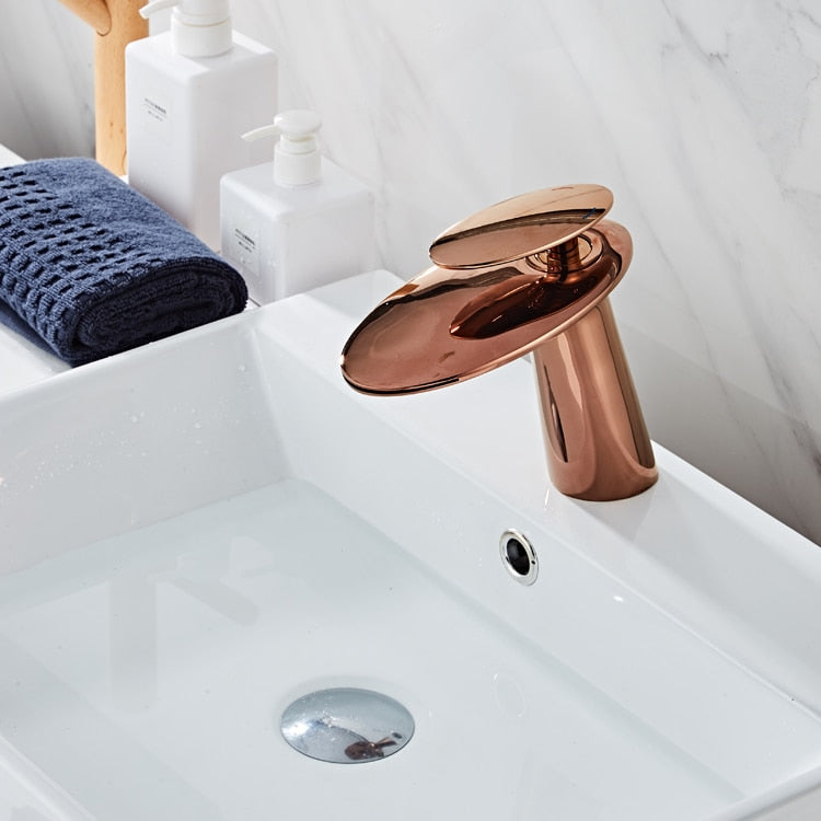 Atlantic - Moderne Wasserfallarmatur