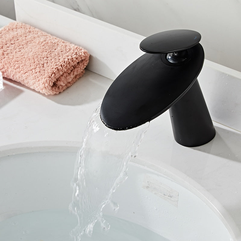 Atlantic - Moderne Wasserfallarmatur