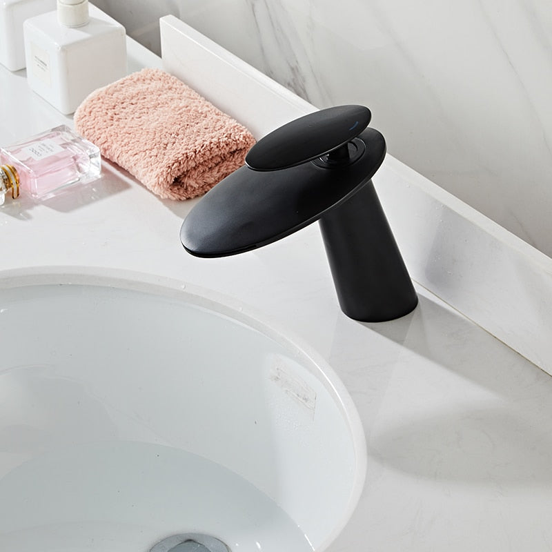 Atlantic - Moderne Wasserfallarmatur