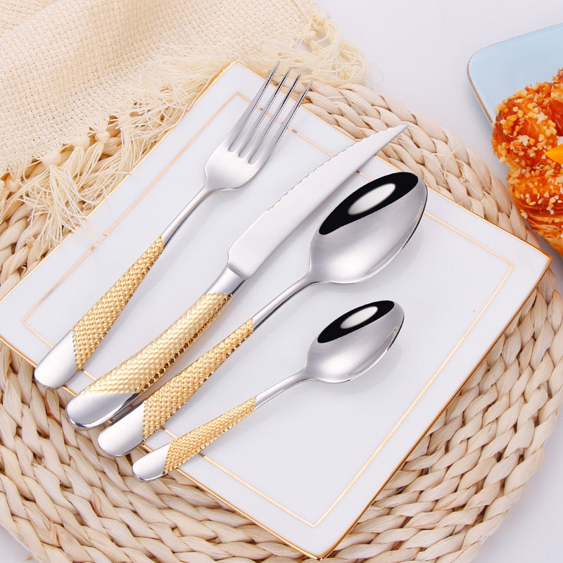 Moderne Silberbesteck-Set mit Strukturgriffen