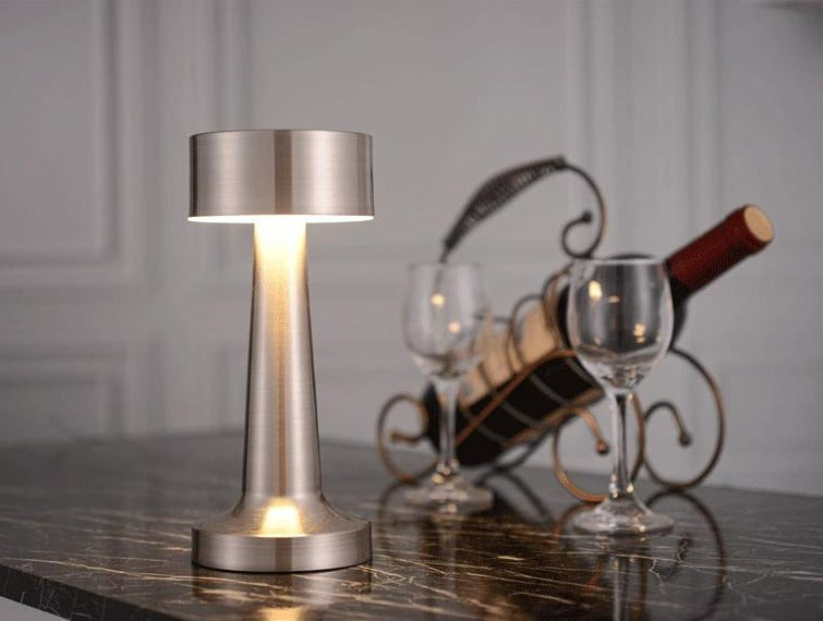 Moderne LED Tischlampe