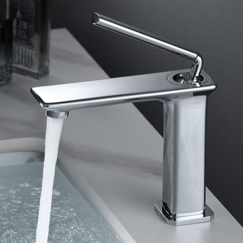 Milo - Moderner Badezimmer-Wasserhahn