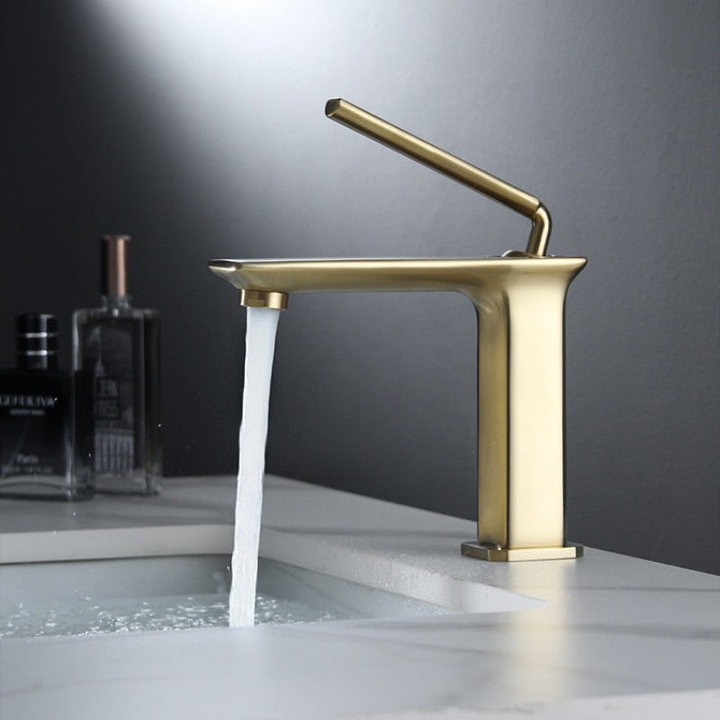 Milo - Moderner Badezimmer-Wasserhahn