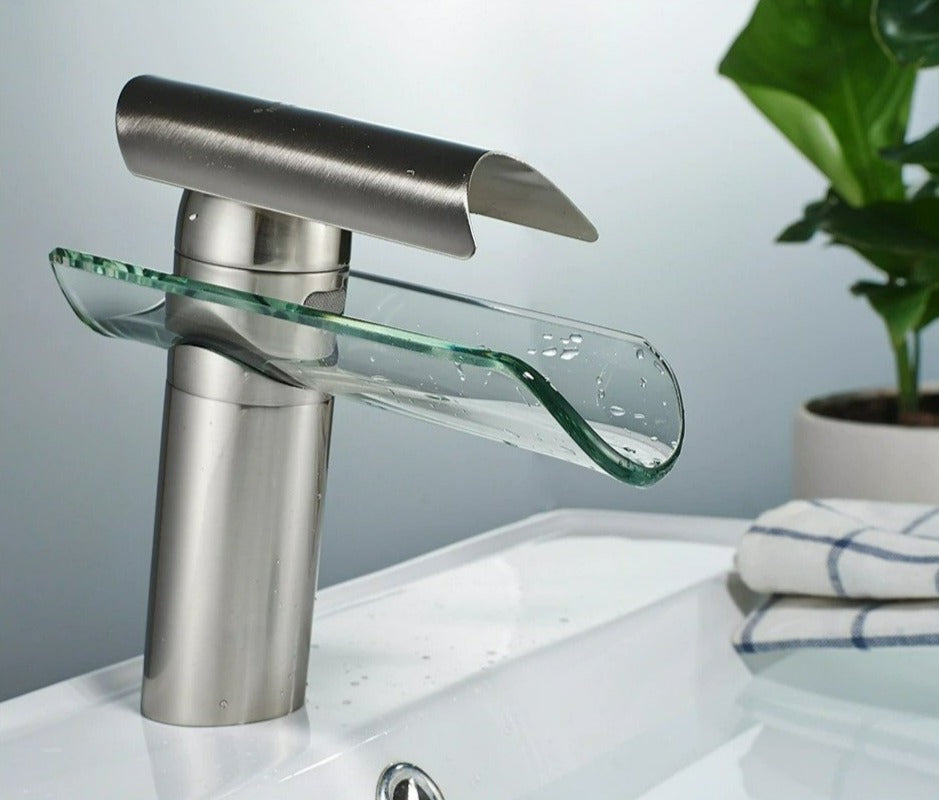 Moderne Glas-Wasserfallarmatur