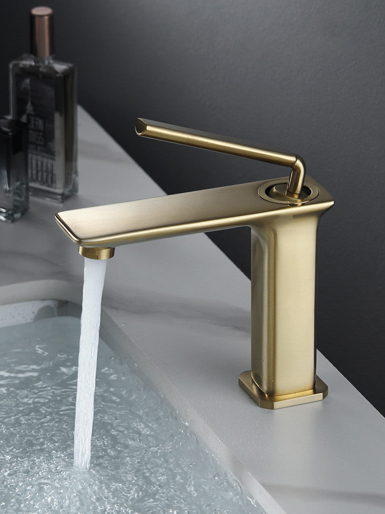 Milo - Moderner Badezimmer-Wasserhahn