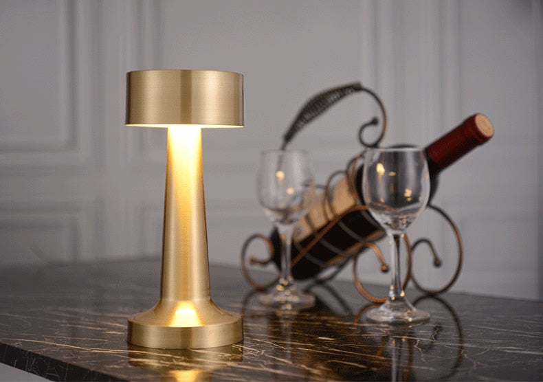 Moderne LED Tischlampe