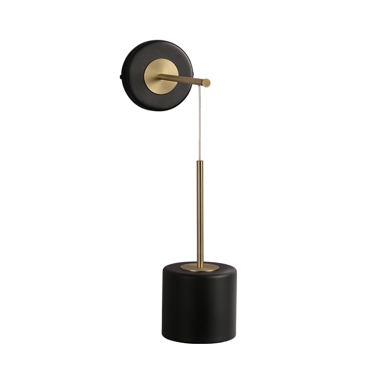 Corbin - Moderne Wandlampe mit schwarzen und Messing-Akzenten