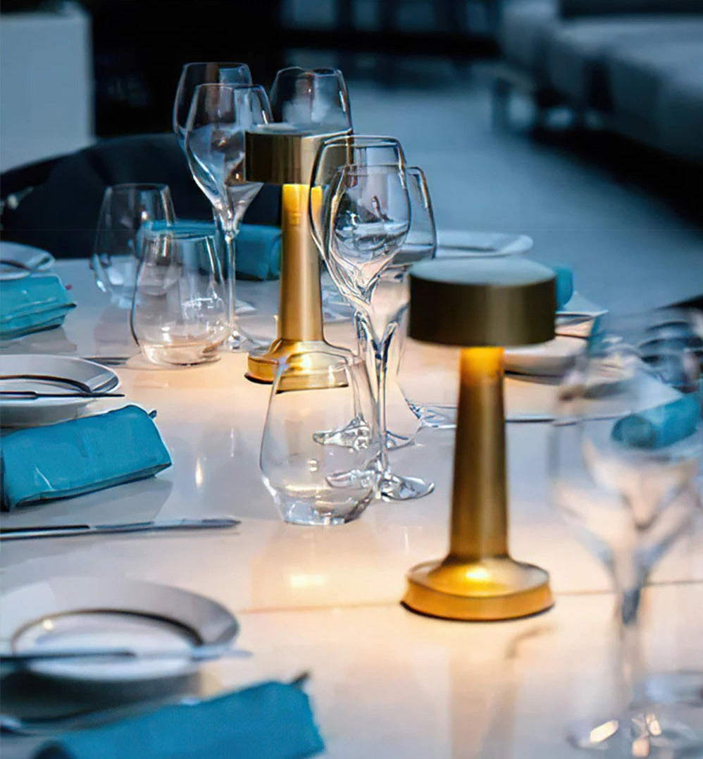 Moderne LED Tischlampe