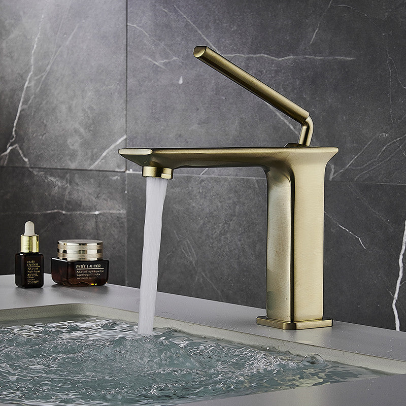 Milo - Moderner Badezimmer-Wasserhahn