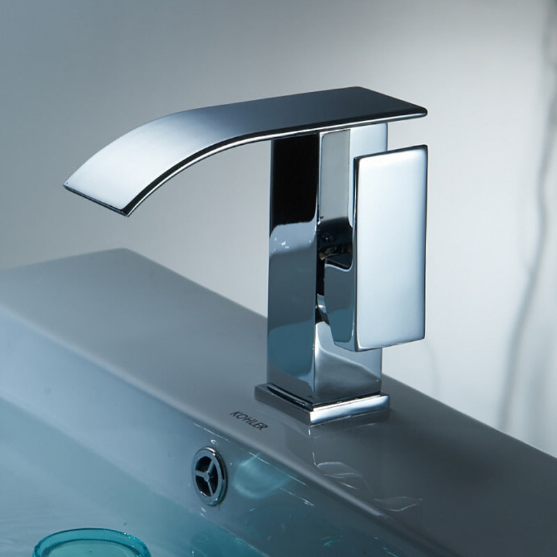 Chromene Schlanke Auslauf-Wasserfallarmatur