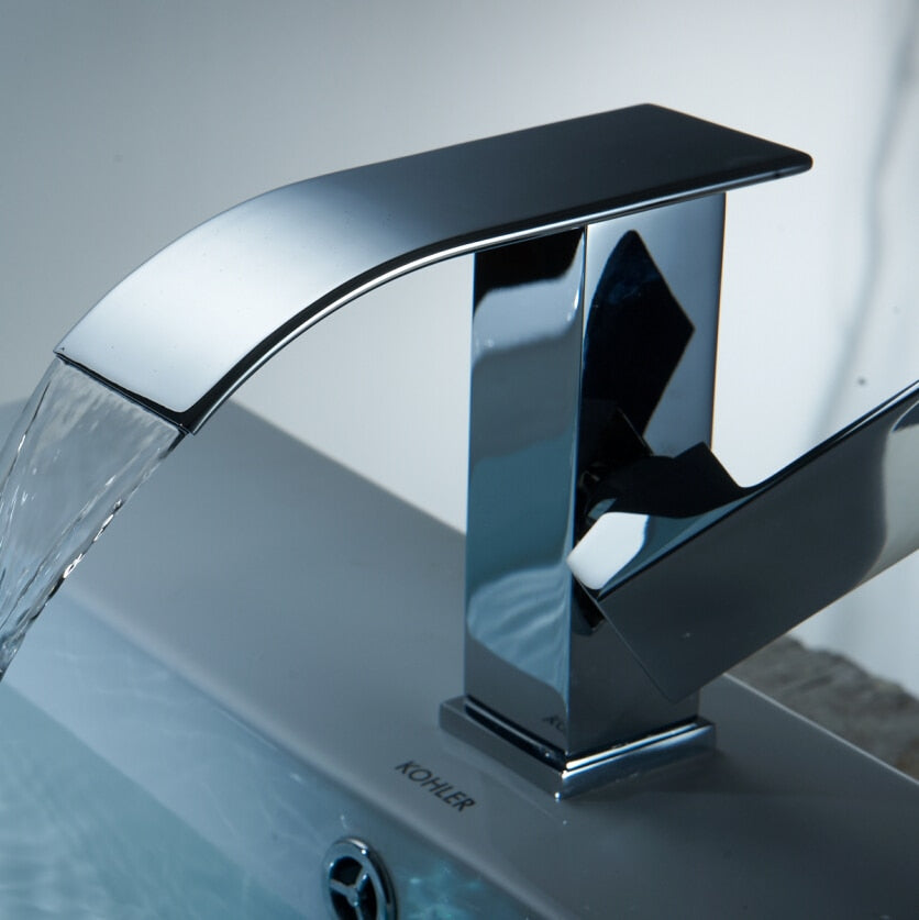 Chromene Schlanke Auslauf-Wasserfallarmatur