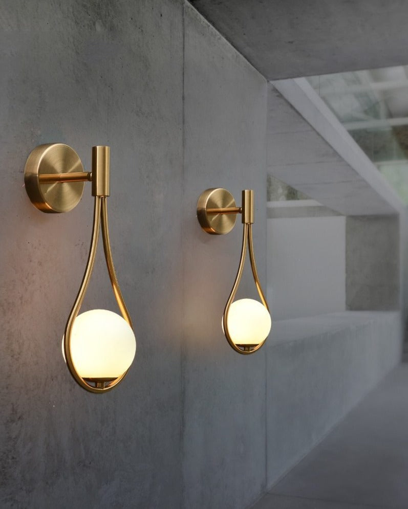 Nordische Mattglas-Globus-Wandlampe