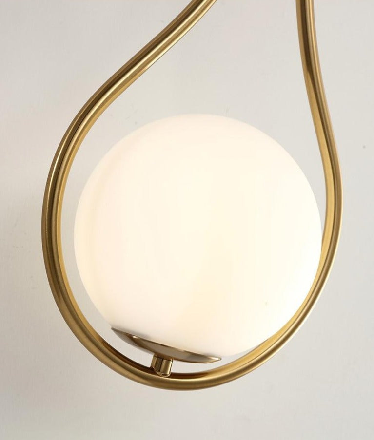 Nordische Mattglas-Globus-Wandlampe