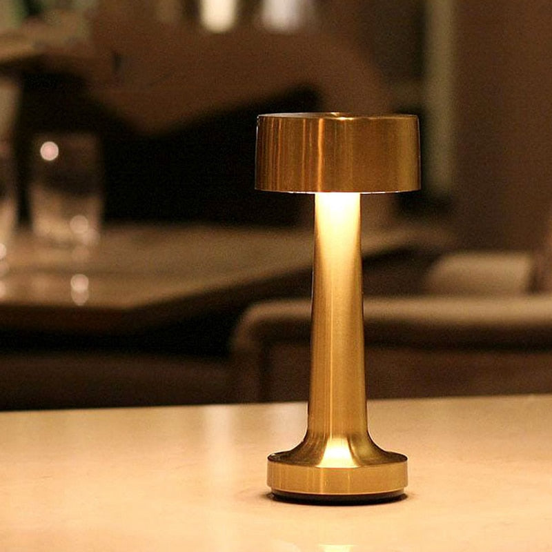 Moderne LED Tischlampe