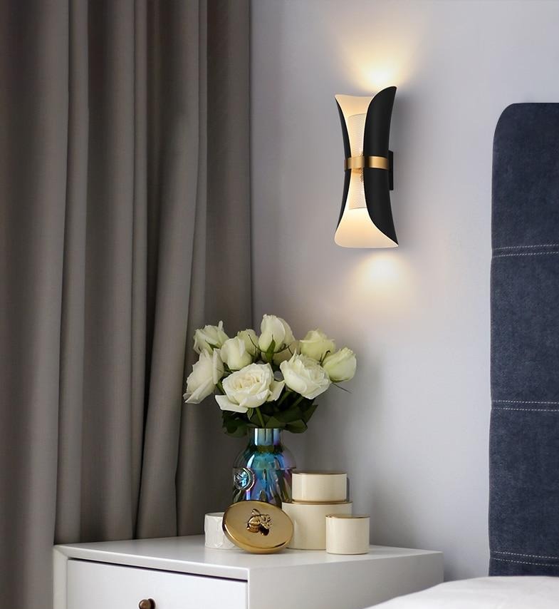 Europäische Schleifen-Wandlampe