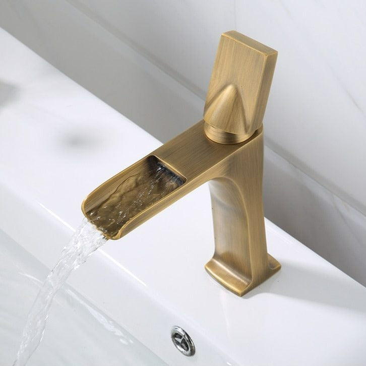 Fallon - Moderne Wasserfallarmatur