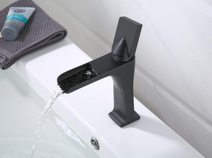 Fallon - Moderne Wasserfallarmatur